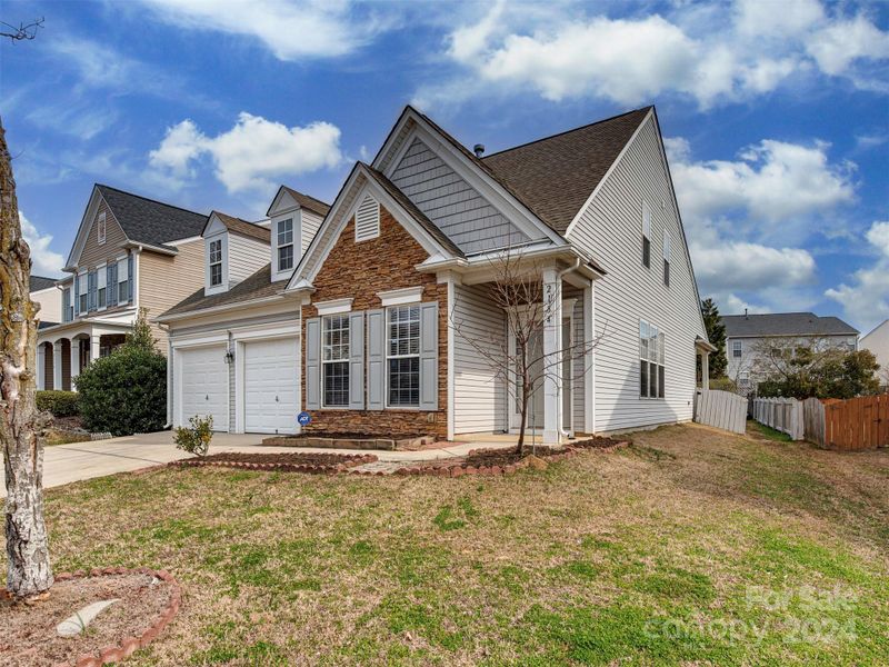 2134 Arbor Vista Dr, Charlotte, NC 28262