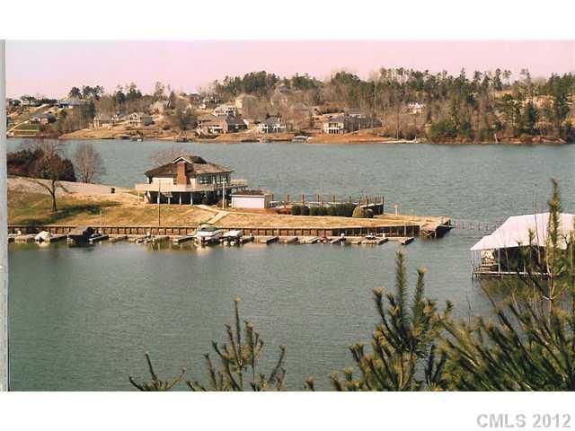 4331 NW 3rd Street Pl, Hickory, NC 28601
