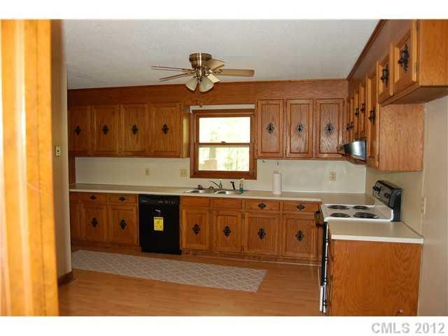 6764 Glover Ln, Stanley, NC 28164