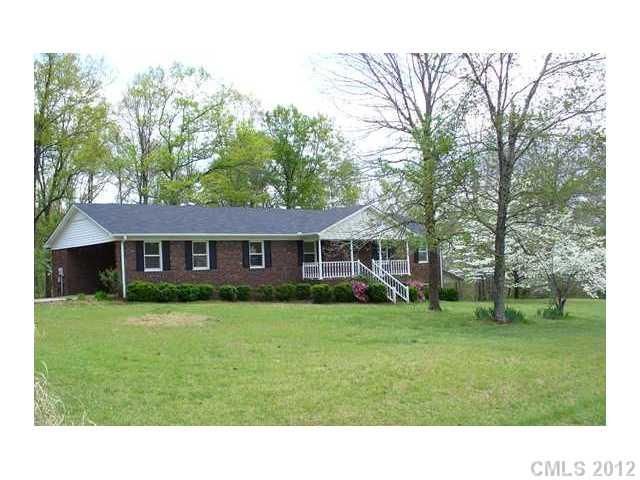 6764 Glover Ln, Stanley, NC 28164