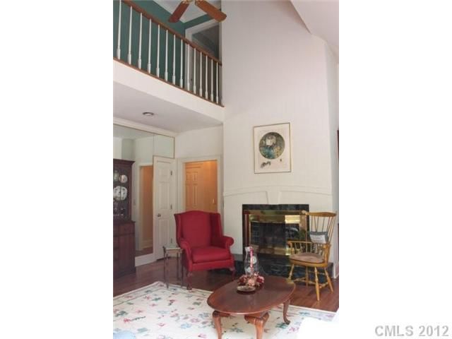841 NW 16th Avenue Ln, Hickory, NC 28601