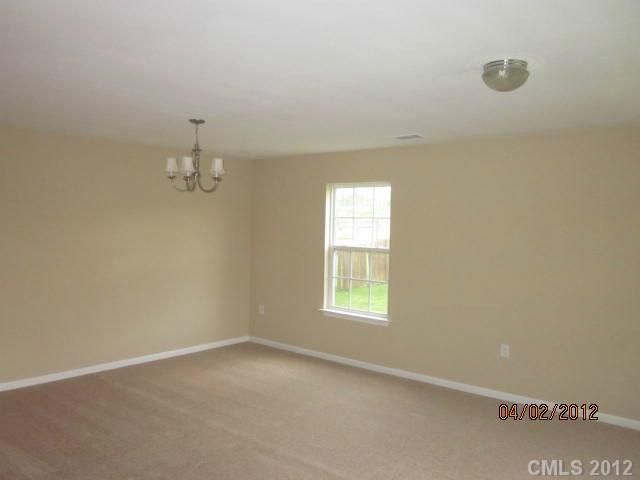 10703 Pointer Ridge Dr, Charlotte, NC 28214