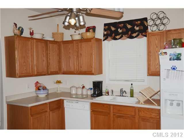 7936 Paper Birch Dr, Charlotte, NC 28215