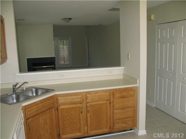 8828 Roseton Ln, Charlotte, NC 28277