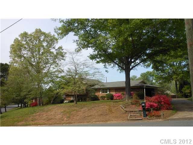 220 Belmorrow Dr, Charlotte, NC 28214
