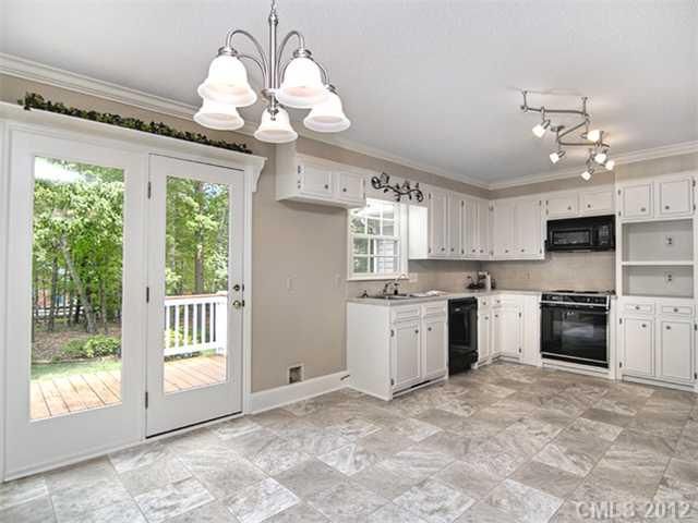 7307 Potters Rd, Matthews, NC 28104