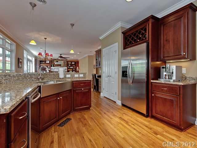 108 Cove Pointe Rd, Mount Holly, NC 28120