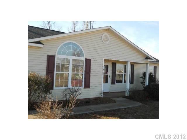 124 E Panther Creek Rd, Troutman, NC 28166