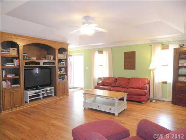3189 Sandy Lee Ct, Lincolnton, NC 28092
