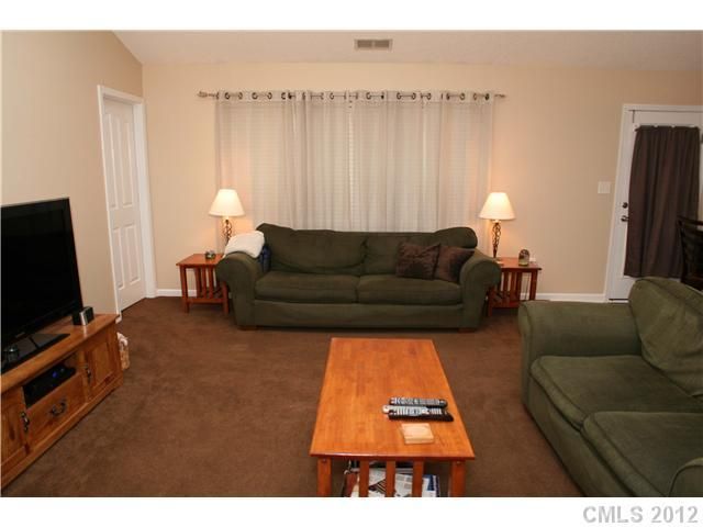 9127 Atlas Cedar Dr, Charlotte, NC 28215