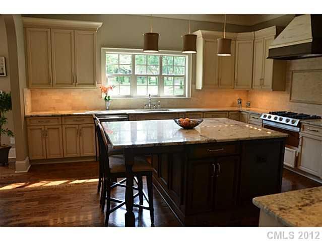 4130 Sherbrooke Dr, Charlotte, NC 28210