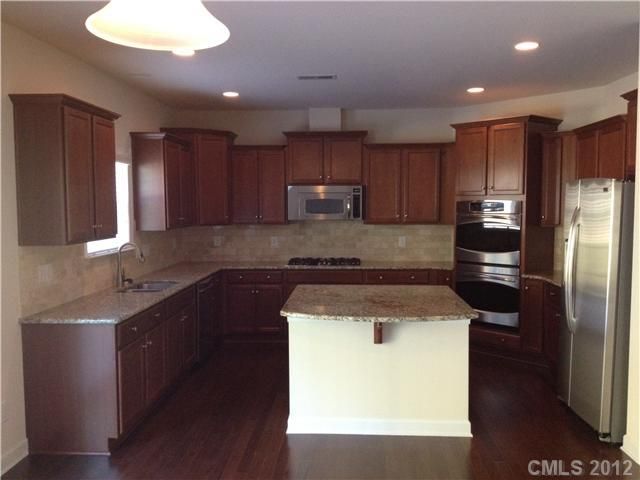 2531 Hamlet Ct #18, Matthews, NC 28105