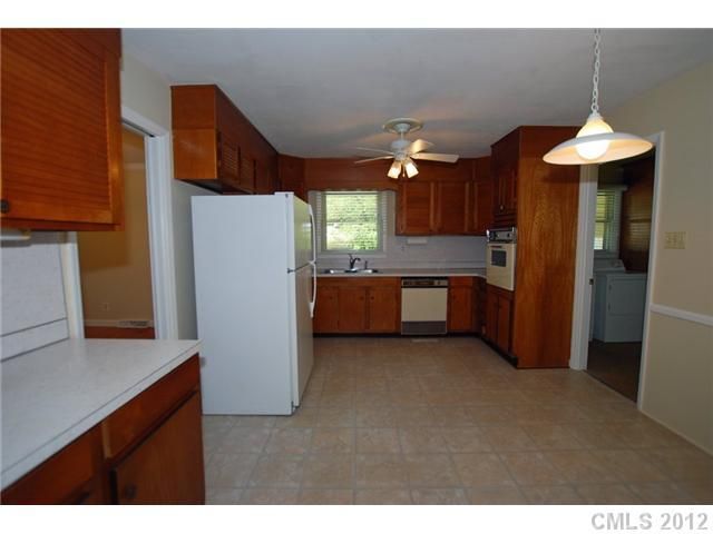 807 Bridlepath Ln, Charlotte, NC 28211