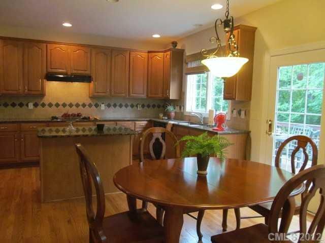 735 Ashgrove Ln, Charlotte, NC 28270