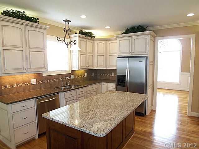 2488 Birdie Ln, Conover, NC 28613