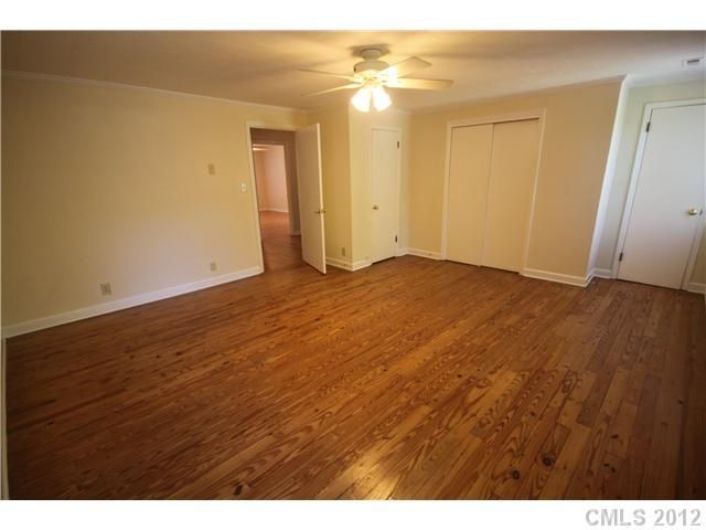 118 Riverside Dr, Mount Holly, NC 28120