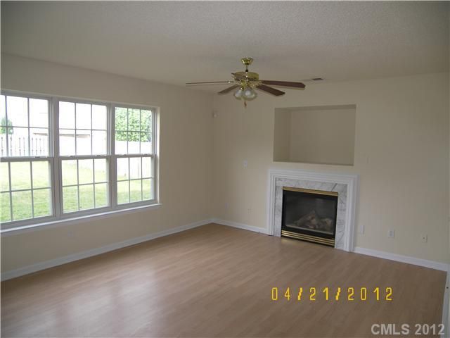 9614 Forest Path Dr, Charlotte, NC 28269