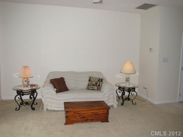 9037 Cinnabay Dr #50, Charlotte, NC 28216