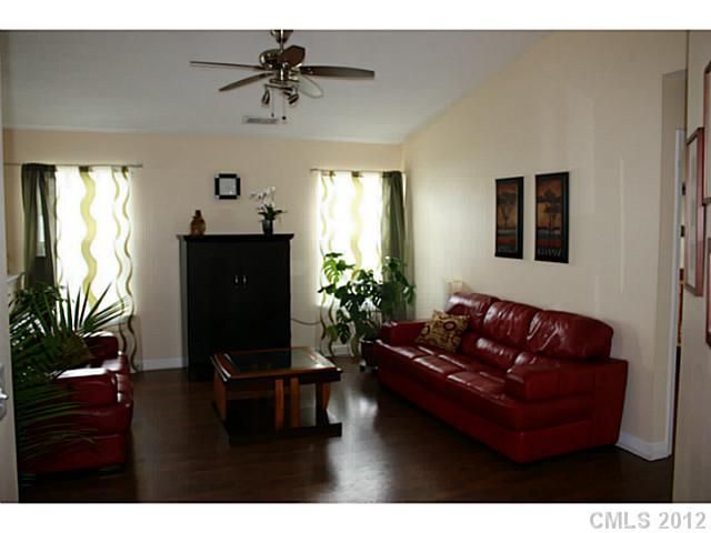 1322 River Run Rd, Lowell, NC 28098