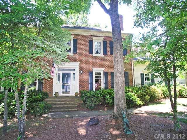 10123 Foxhall Dr, Charlotte, NC 28210