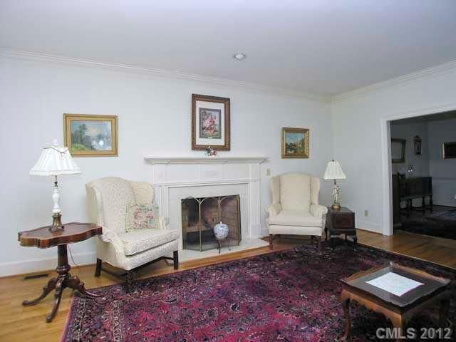 10123 Foxhall Dr, Charlotte, NC 28210