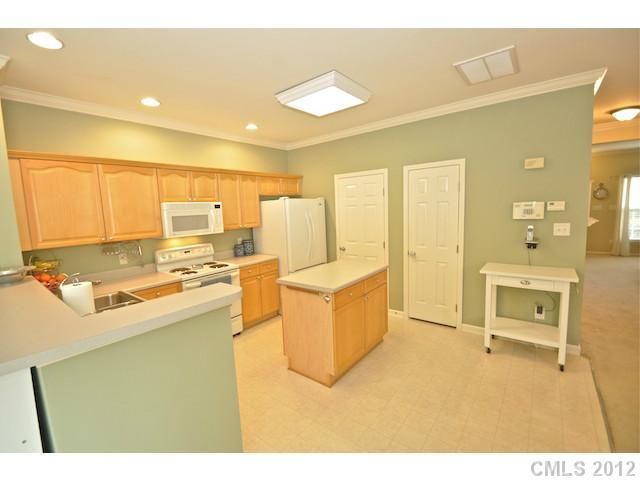 5064 Parkview Way #-, Matthews, NC 28104