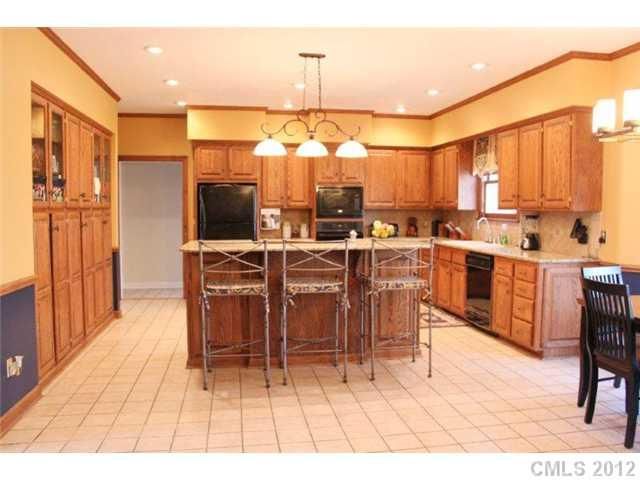 3899 NE Deer Run Dr, Conover, NC 28613