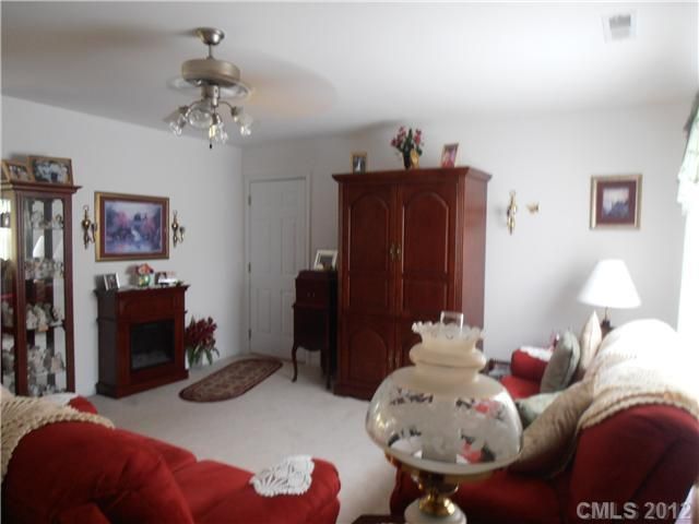 6604 Potter Rd, Waxhaw, NC 28173