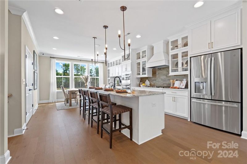 7005 Running Spring Dr, Charlotte, NC 28205