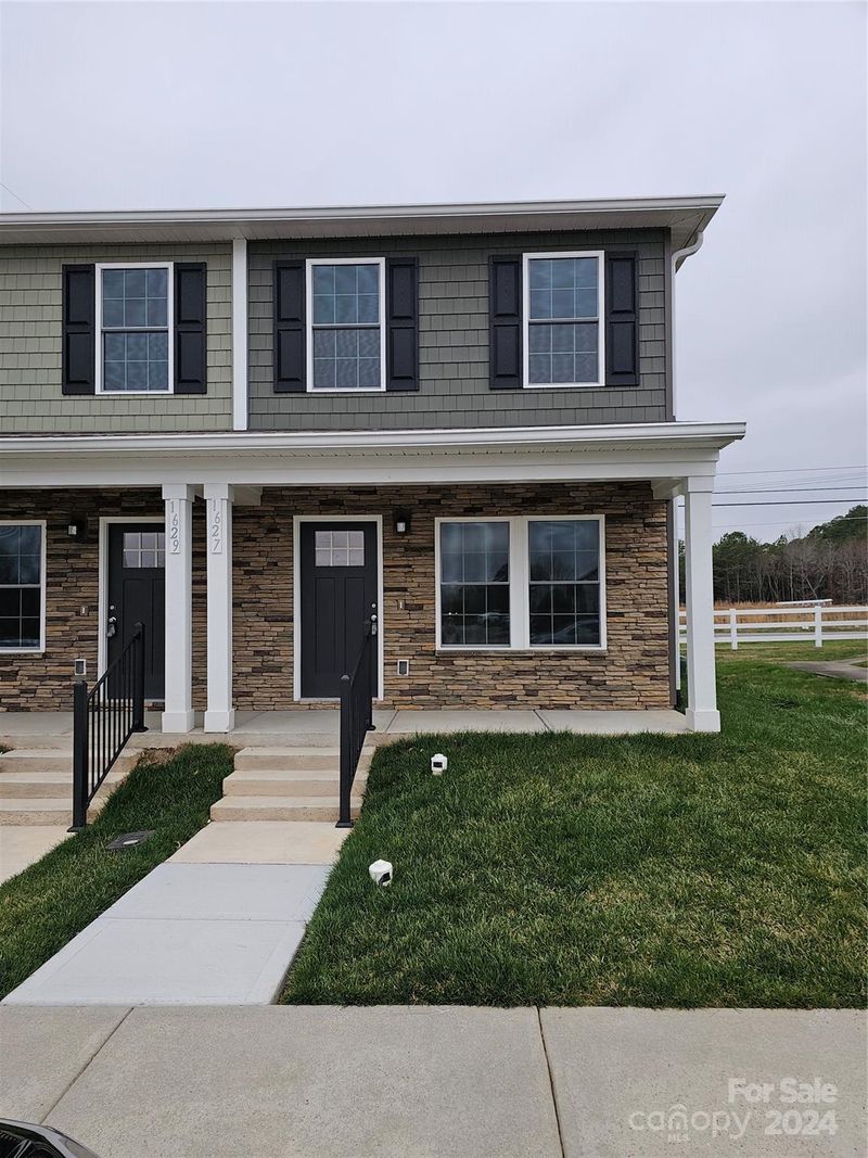 1627 Oak Leaf Dr NW #19, Hickory, NC 28601