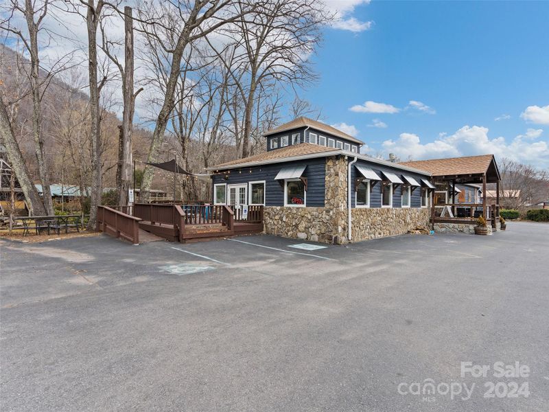 4352 Soco Rd, Maggie Valley, NC 28751