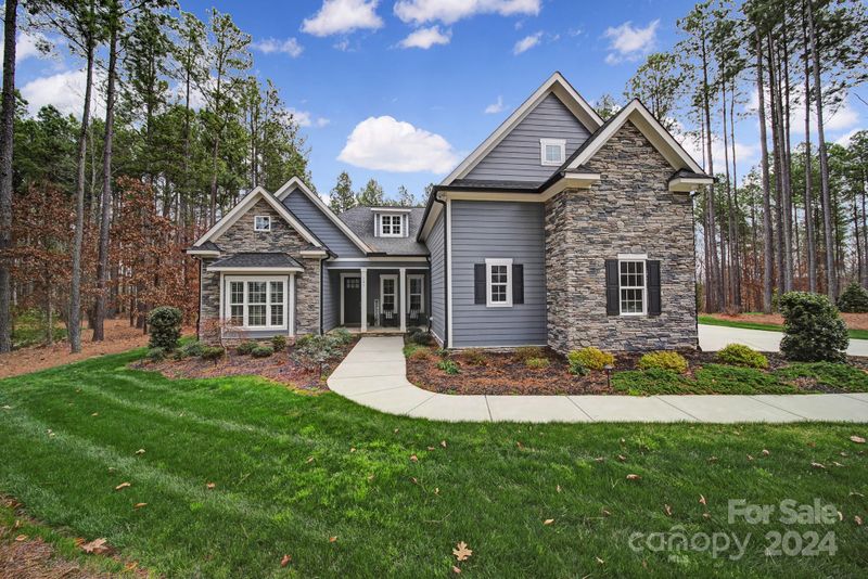 121 Silver Falls Dr, Troutman, NC 28166
