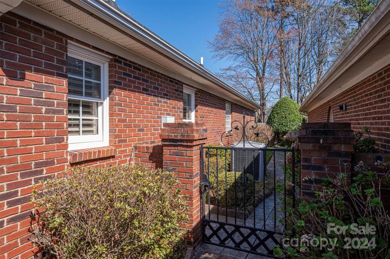 2966 Heritage Commons Ln #6, Gastonia, NC 28054