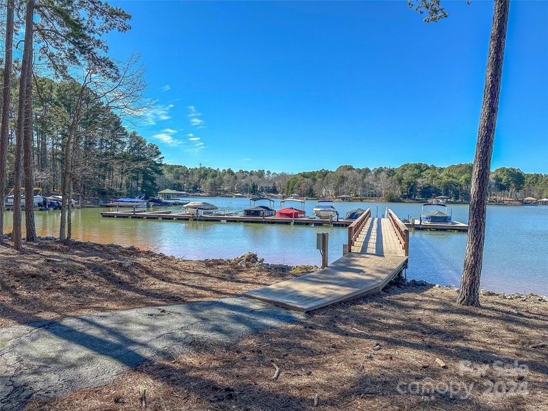 9185 Grayson Green Ln #83, Sherrills Ford, NC 28673