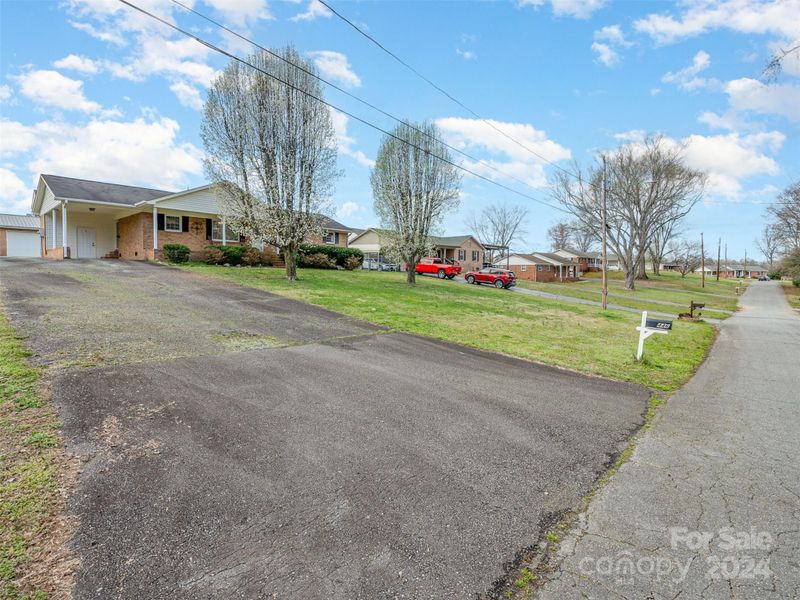 446 Springview Ct NW, Concord, NC 28027