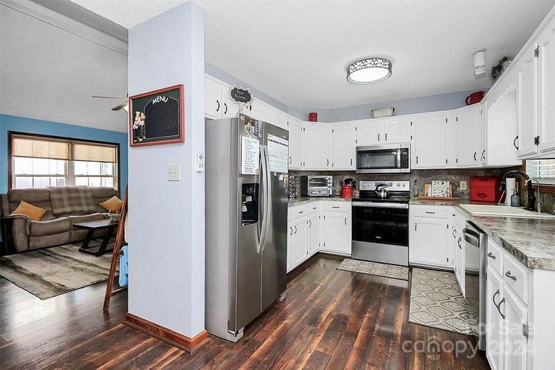 1092 Hall Spencer Rd, Catawba, SC 29704