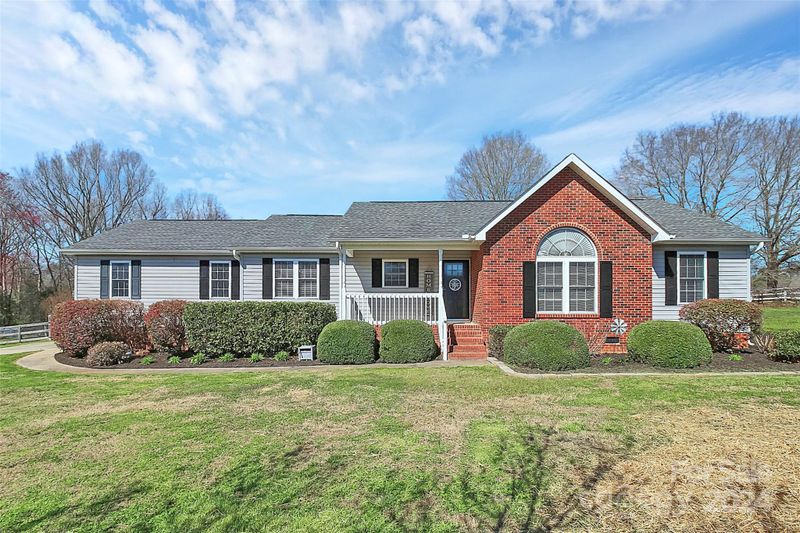 1092 Hall Spencer Rd, Catawba, SC 29704