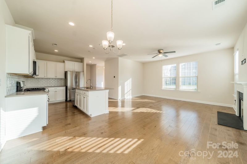 5654 Garrow Glen Rd, Charlotte, NC 28278