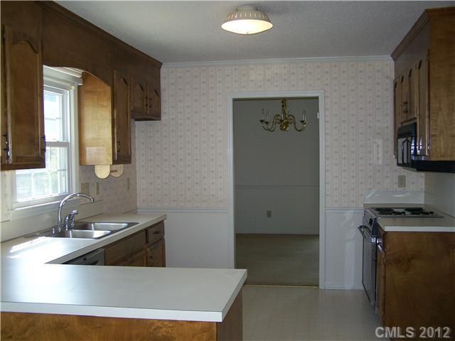 562 Burrington Ct, Gastonia, NC 28054
