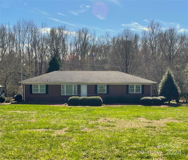 306 Weddington Rd, Matthews, NC 28104