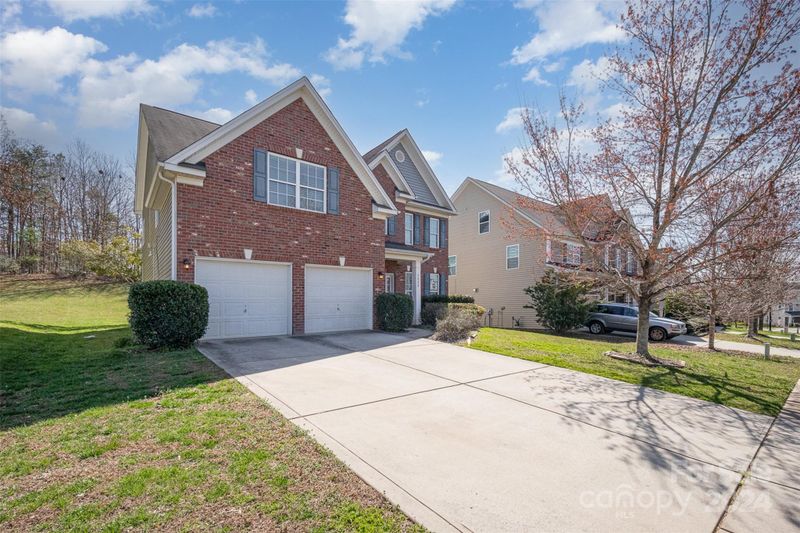 5822 Langwell Ln, Charlotte, NC 28278