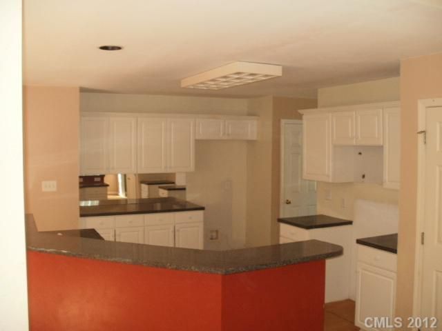 6303 Forest Pond Dr, Charlotte, NC 28262