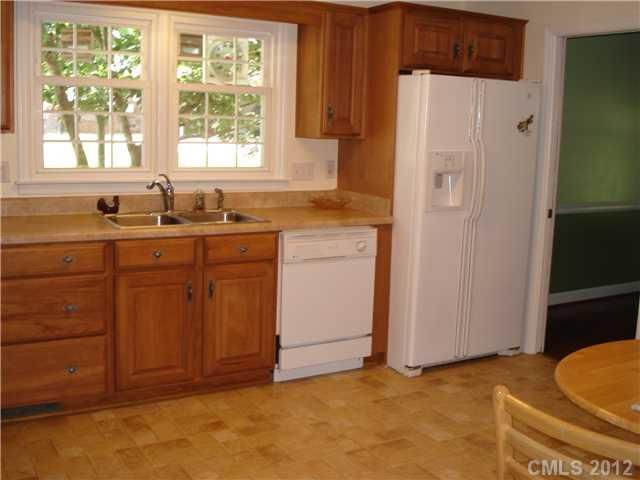5943 S Mallard Dr, Charlotte, NC 28227