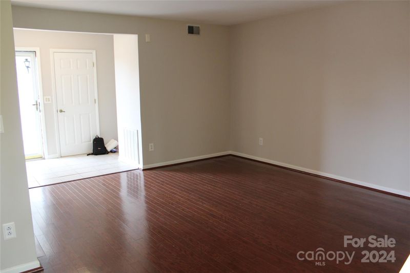 7829 Renaissance Ct, Charlotte, NC 28226