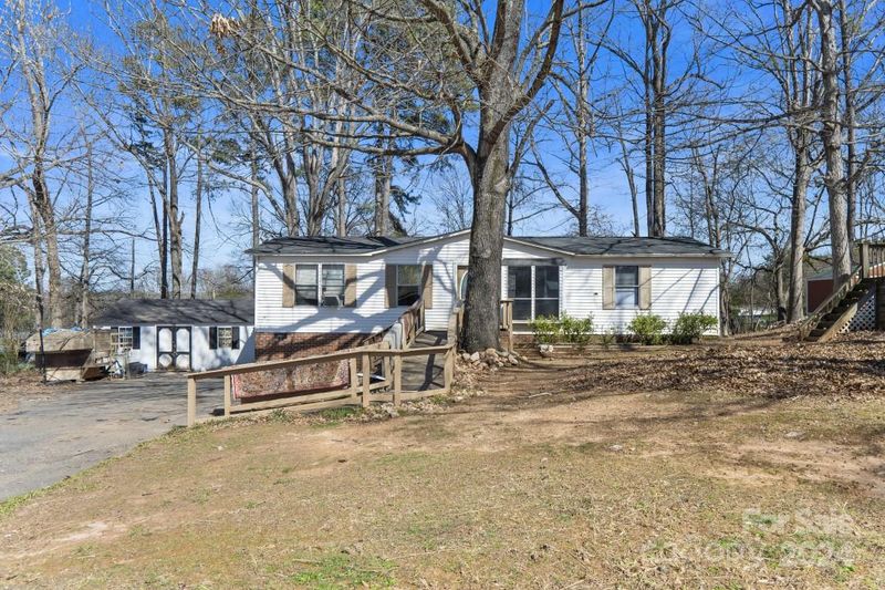 2451 Ridgecrest Dr, Stanley, NC 28164