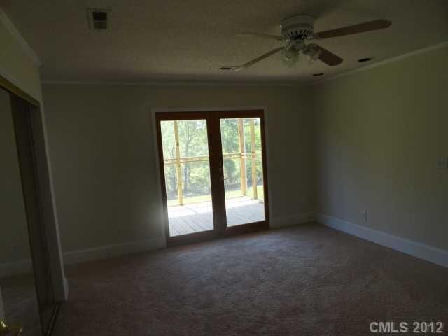 4433 Rainbow Dr, Kannapolis, NC 28081