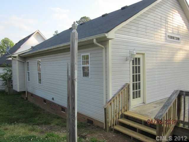 954 Pine Circle Dr, Concord, NC 28027