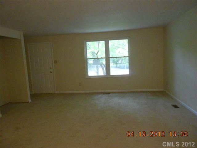 6215 Fringe Tree Ln, Charlotte, NC 28227