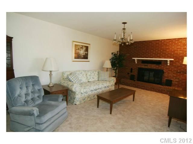 708 Wiggins Rd, Mooresville, NC 28115