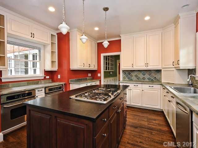 1441 W Queens Rd, Charlotte, NC 28207